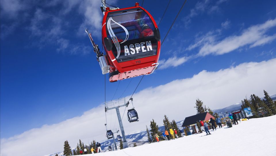 Das Wintersport-Eldorado in Colorado bietet einen riesigen Skizirkus, der die vier Gebiete Aspen Mountain, Aspen Highlands, Butt