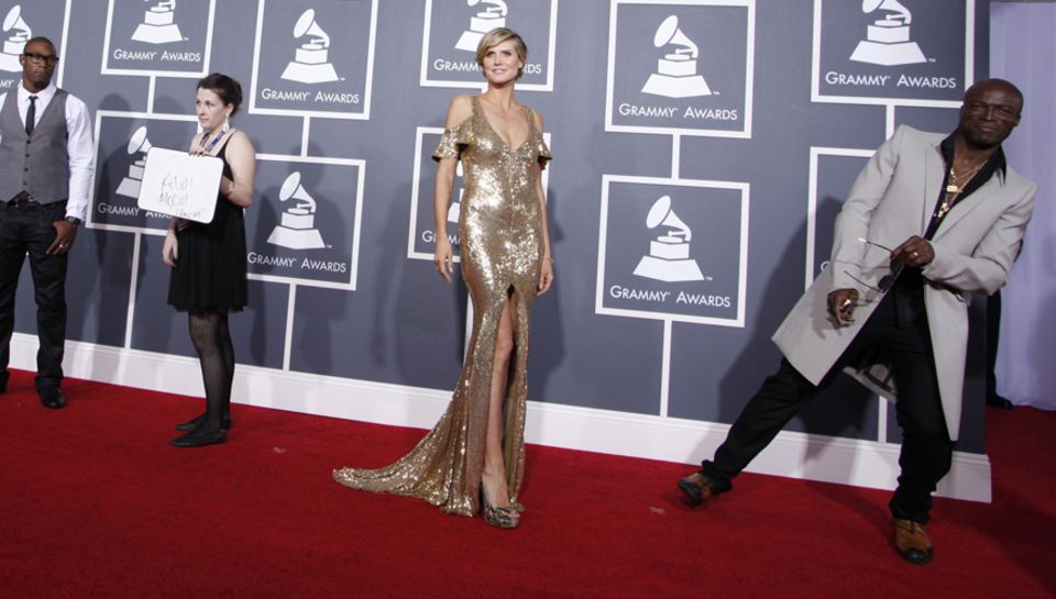 Heidi im Rampenlicht! Bei den Grammy Awards überlässt Seal seiner Frau die Aufmerksamkeit der Fotografen.