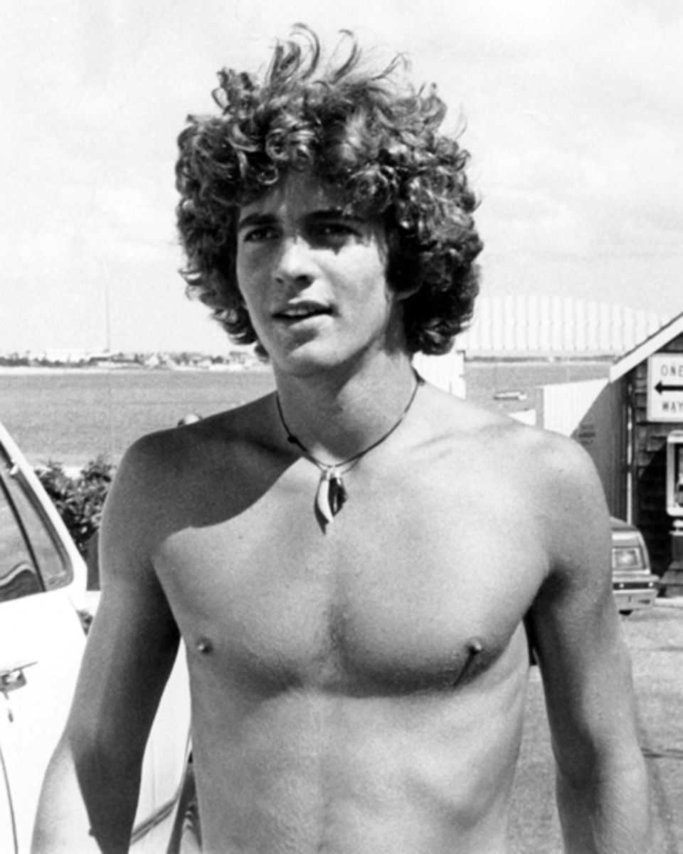 Beach Boy: Reich, sexy, durchtrainiert und mit Wuschelkopf: John 1980 am Strand von Familiensitz Hyannis Port.
