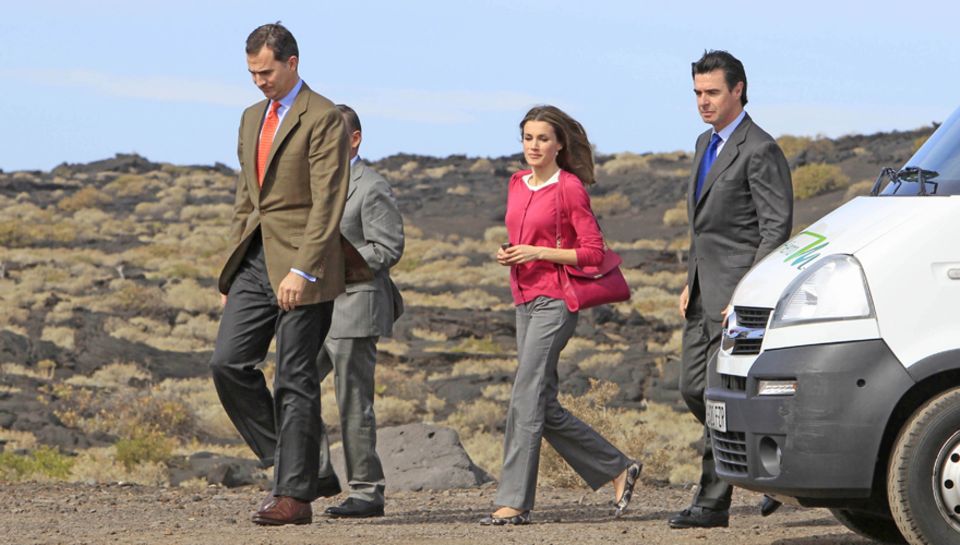 Felipe und Letizia haben den Bewohnern der Kanaren-Insel El Hierro einen Besuch abgestattet. Felipe und Letizia haben den Bewohnern der Kanaren-Insel El Hierro einen Besuch abgestattet.