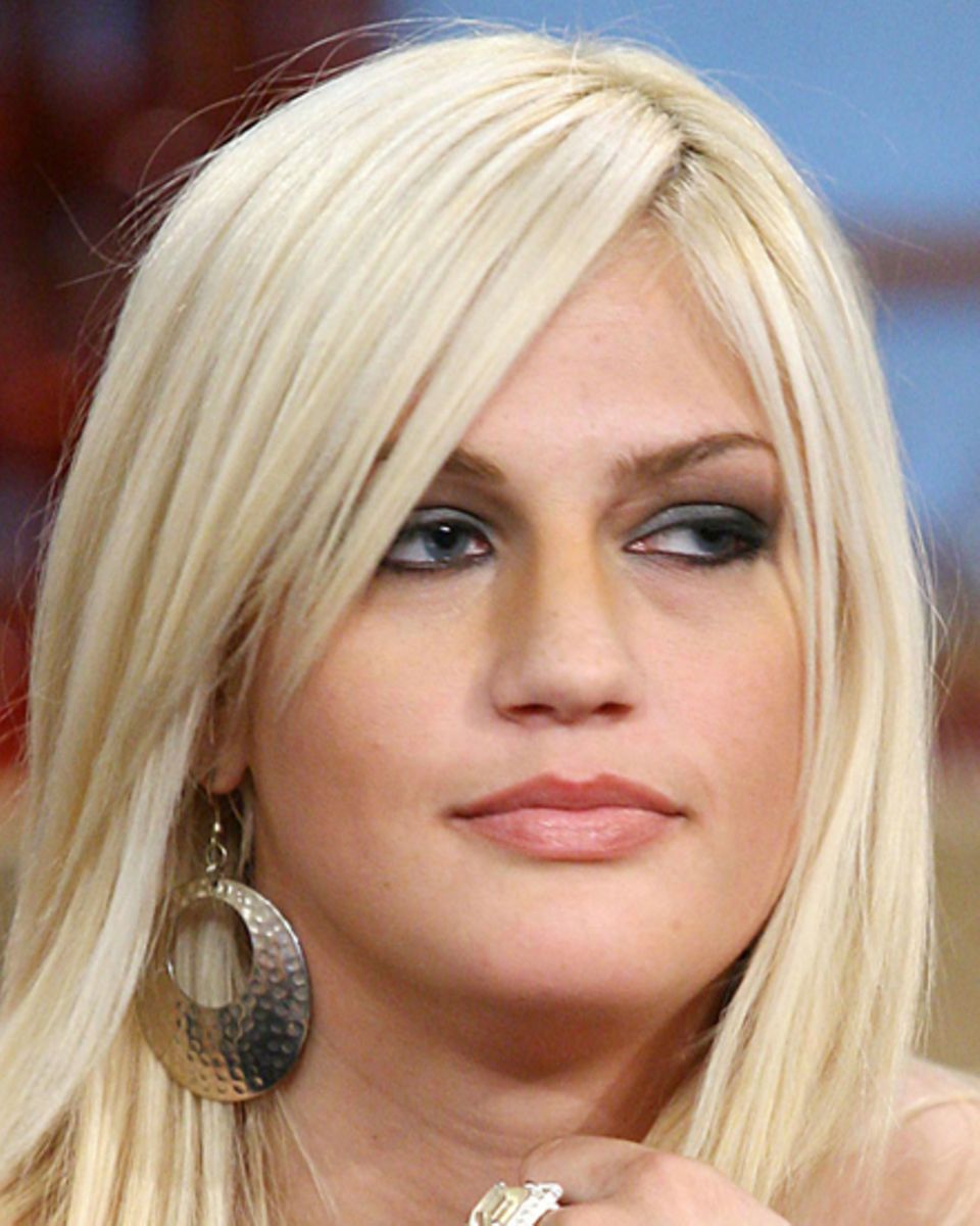 Leslie Carter - 220 Leslie Carter - 220
