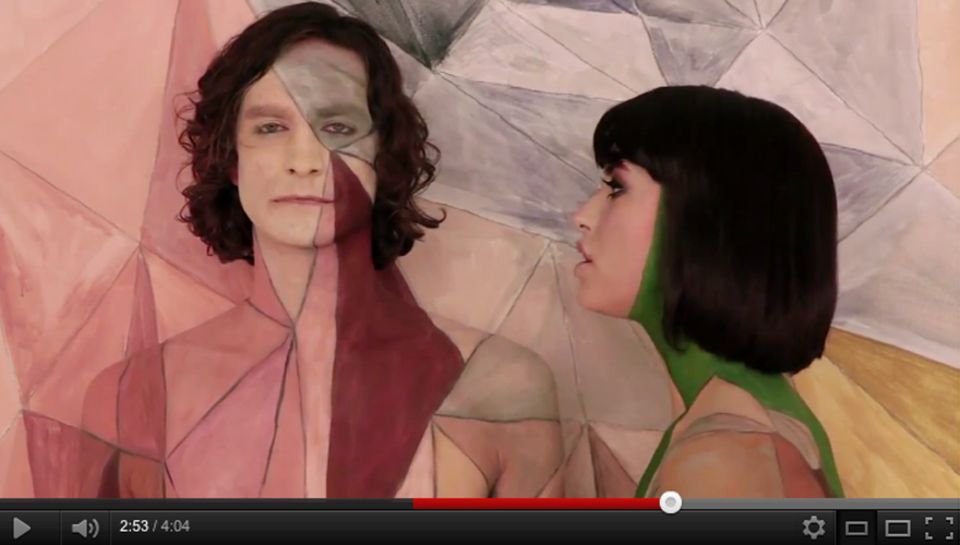 Ein echter Hingucker: Gotyes Video zu "Somebody That I Used To Know" (featuring Kimbra) Ein echter Hingucker: Gotyes Video zu "Somebody That I Used To Know" (featuring Kimbra)