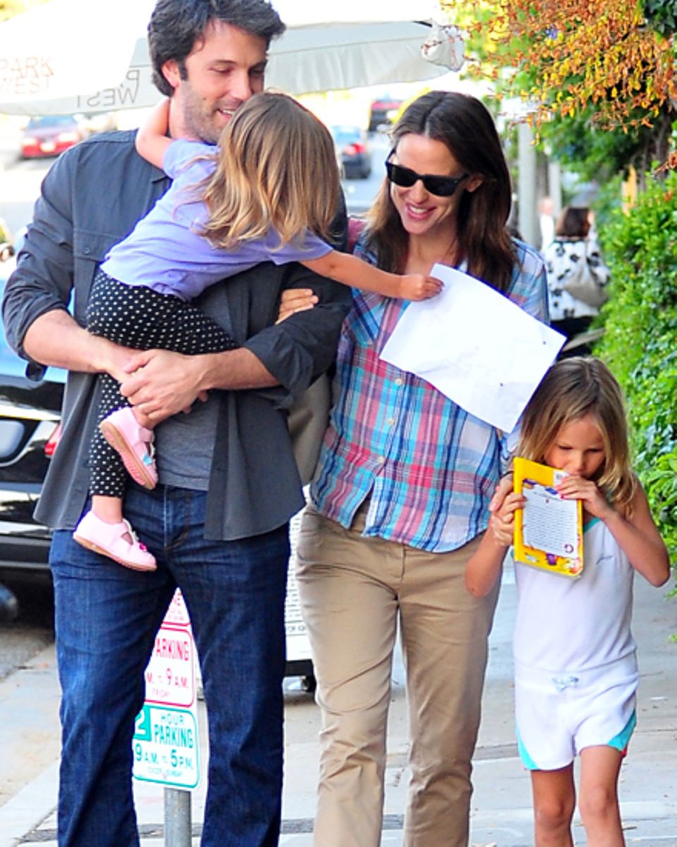 Ganz entspannt sind Ben Affleck und Jennifer Garner im mit ihren Kindern Seraphina und Violet in Brentwood unterwegs.