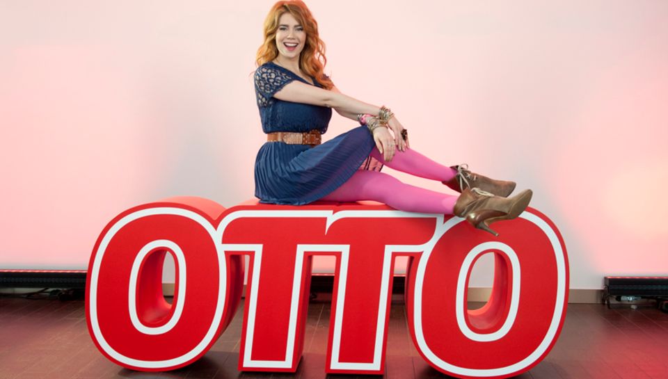 Palina Rojisnki ist Online-Presenterin von Otto. Palina Rojisnki ist Online-Presenterin von Otto.