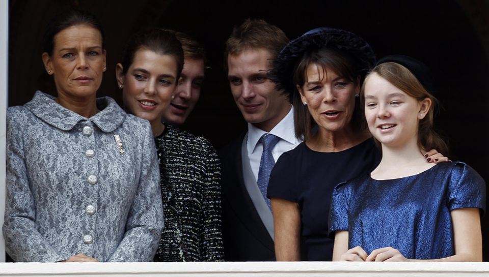 Pfllichttermin für die ganze Familie: Prinzessin Stephanie von Monaco, Charlotte mit ihren Brüdern Pierre und Andrea Casiraghi u Pfllichttermin für die ganze Familie: Prinzessin Stephanie von Monaco, Charlotte mit ihren Brüdern Pierre und Andrea Casiraghi u