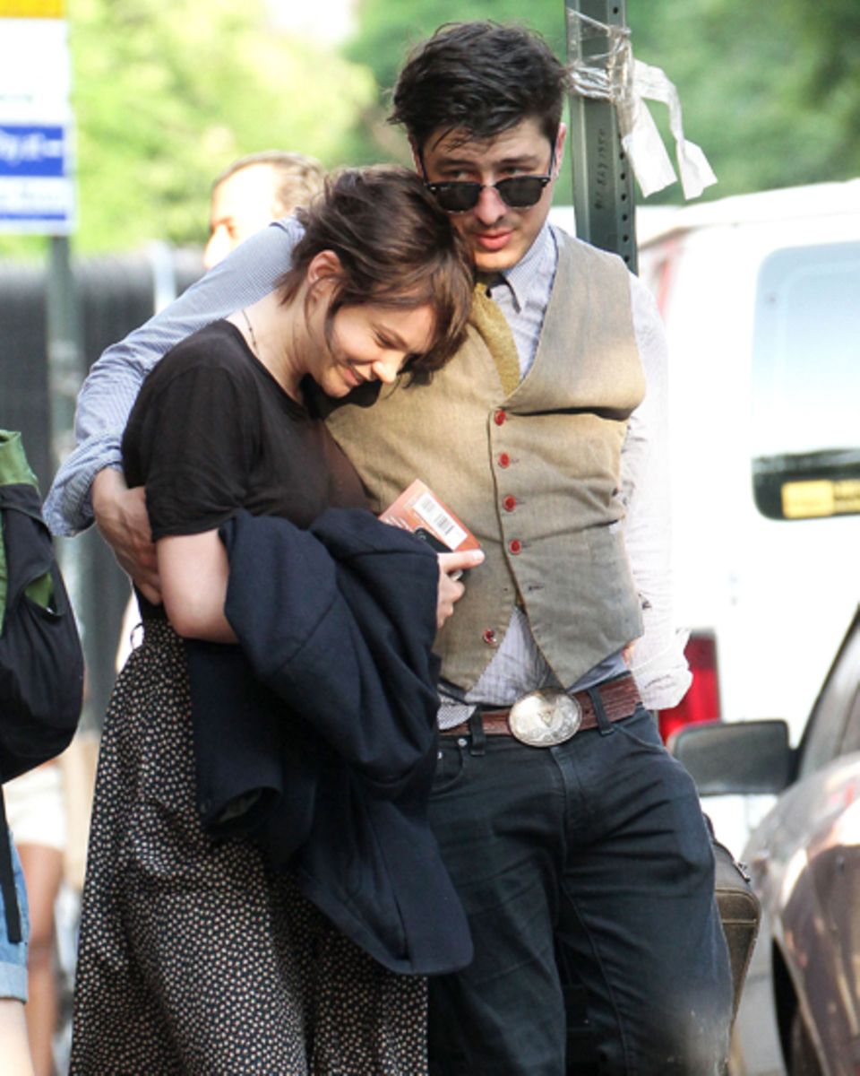 Carey Mulligan mit ihrem Verlobten Marcus Mumford. Carey Mulligan mit ihrem Verlobten Marcus Mumford.