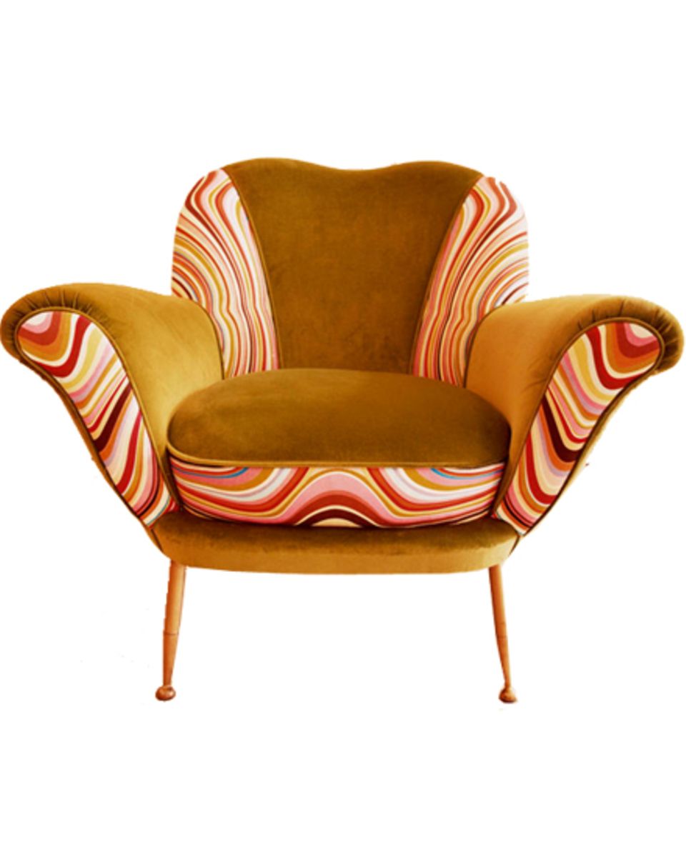 Ein Sessel-Oldie, von Paul Smith mit der psychedelischen Version seiner Streifen verziert. Ein Sessel-Oldie, von Paul Smith mit der psychedelischen Version seiner Streifen verziert.