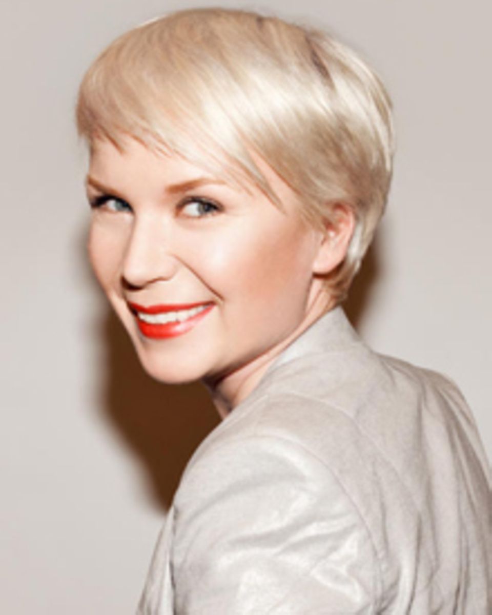 Judith Kriener, Beauty-Redakteurin, testete IPL beim Profi. Judith Kriener, Beauty-Redakteurin, testete IPL beim Profi.