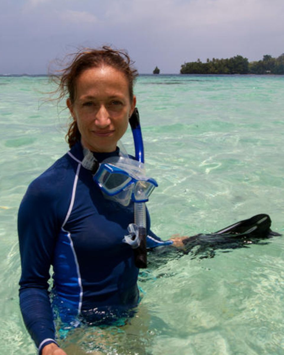 Céline Cousteau, 39, ist Taucherin, Umweltschützerin, Dokumentarfilmerin. Wie sie Schönheit definiert? In erster Linie als "eine