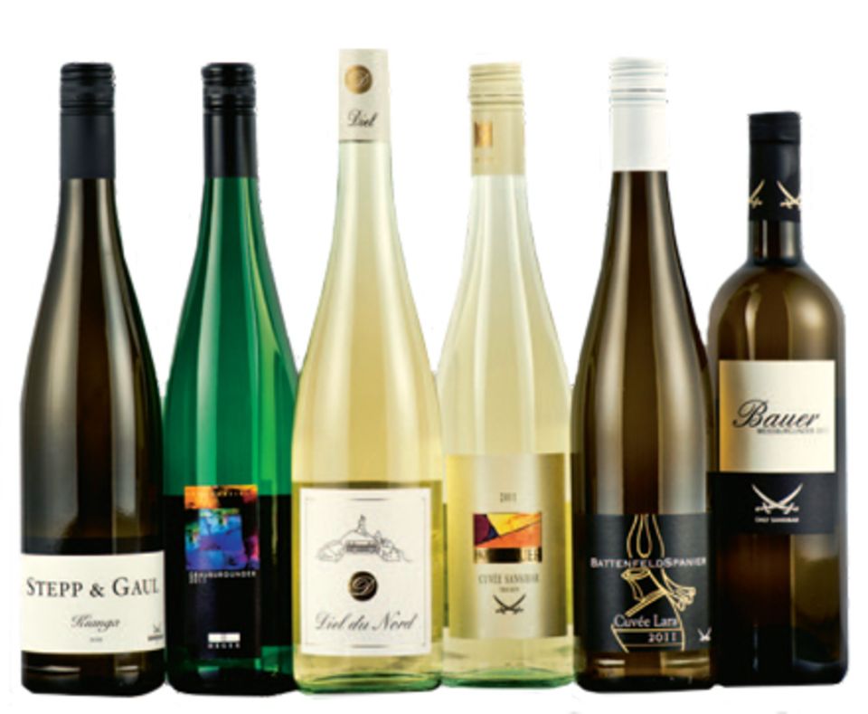 Das exklusive Paket mit allen sechs Weinen können Sie ab sofort zum Preis von 59,90 Euro zzgl. Versandkosten bestellen.
Das exklusive Paket mit allen sechs Weinen können Sie ab sofort zum Preis von 59,90 Euro zzgl. Versandkosten bestellen.