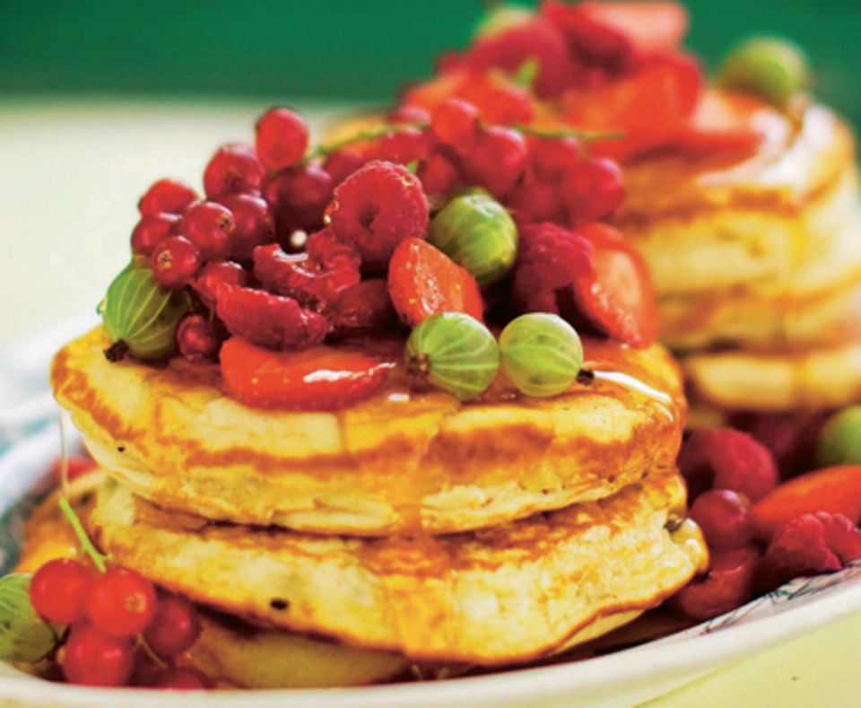 Ricotta-Pancakes mit Sommerbeeren Ricotta-Pancakes mit Sommerbeeren