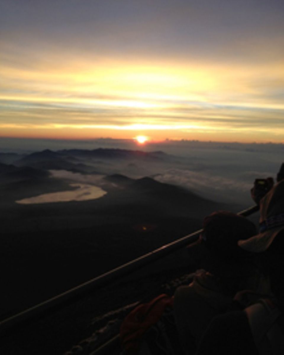 Hugh Jackman twittert am 28. August 2012 diesen Blick vom Mt. Fuji in Japan herunter.