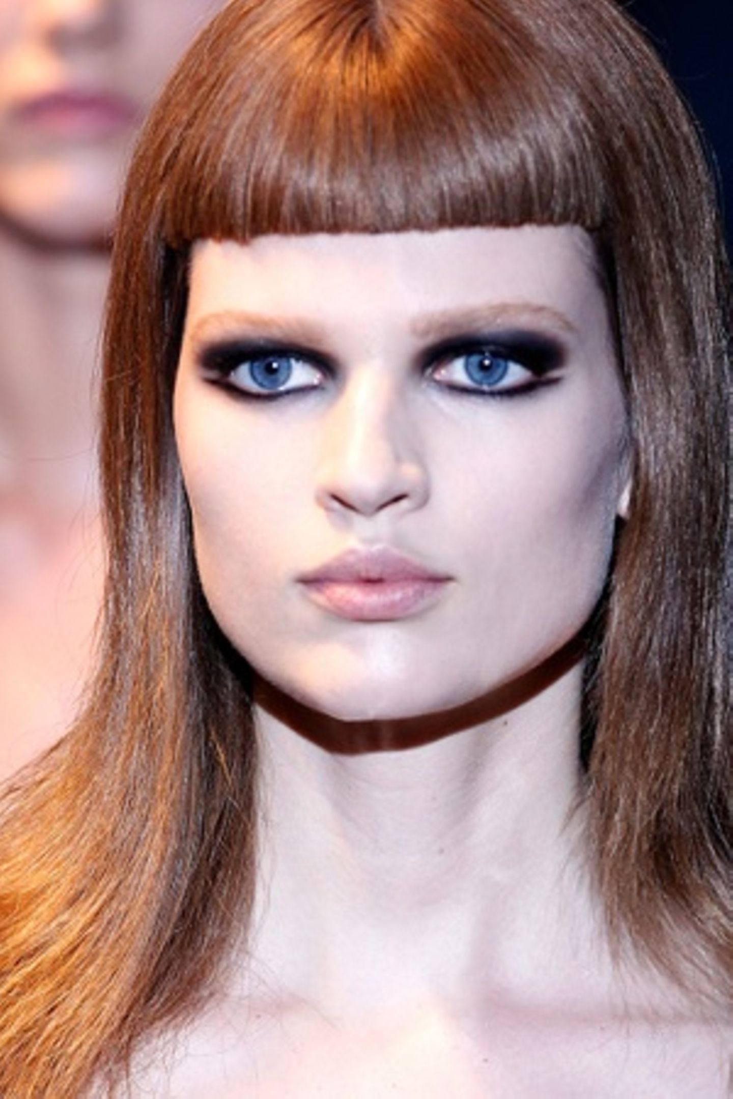 Versace Model Profi Tipps Fur Perfekte Augenbrauen Gala De