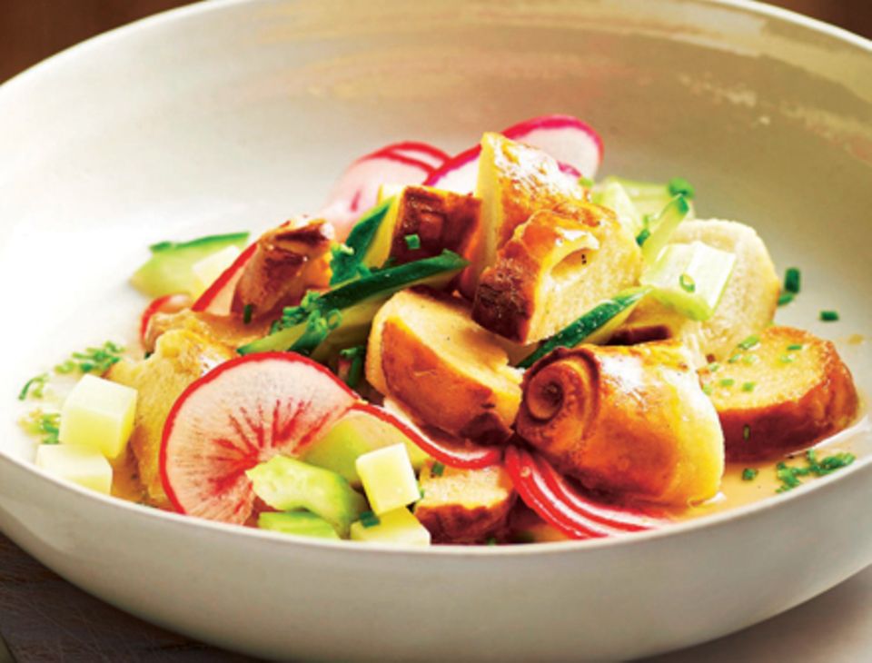 Laugenstangerlsalat mit Kas und Radi Laugenstangerlsalat mit Kas und Radi