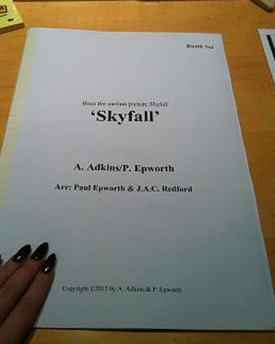 Auf ihrem Twitteraccount veröffentlichte Adele dieses Foto: Sie ist die Sängerin des Bond-Titelsongs "Skyfall". Auf ihrem Twitteraccount veröffentlichte Adele dieses Foto: Sie ist die Sängerin des Bond-Titelsongs "Skyfall".