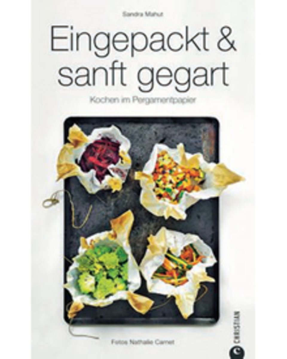 Eingewickelt, verschnürt und ab in den Ofen: In 100 Rezepten beweist die Wahlpariserin Sandra Mahut, wie perfekt Fisch, Fleisch, Eingewickelt, verschnürt und ab in den Ofen: In 100 Rezepten beweist die Wahlpariserin Sandra Mahut, wie perfekt Fisch, Fleisch,