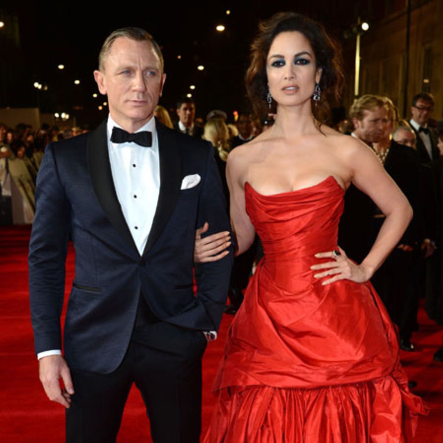 Daniel Craig und Bérénice Marlohe Begeisterung bei BondPremiere GALA.de