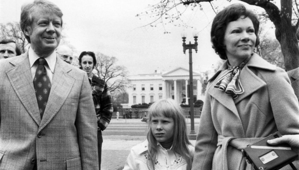 Amy Carter 1978 - 1982: Amy begleitete ihre Eltern schon als Zehnjährige zu Banketten. Heute arbeitet sie für die Stiftung von P Amy Carter 1978 - 1982: Amy begleitete ihre Eltern schon als Zehnjährige zu Banketten. Heute arbeitet sie für die Stiftung von P