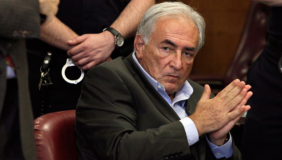 Monsieur 100 000 Volt: Die Anklage wegen Vergewaltigung wurde eingestellt. Ob Dominique Strauss-Kahn, 63, sich in Frankreich weg Monsieur 100 000 Volt: Die Anklage wegen Vergewaltigung wurde eingestellt. Ob Dominique Strauss-Kahn, 63, sich in Frankreich weg