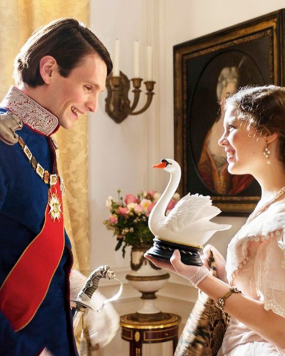 Ludwig II. (Sabin Tambrea) findet in Sophie Herzogin in Bayern (Paula Beer) seine Lohengrin-"Elsa" - aber leider dann doch keine Ludwig II. (Sabin Tambrea) findet in Sophie Herzogin in Bayern (Paula Beer) seine Lohengrin-"Elsa" - aber leider dann doch keine