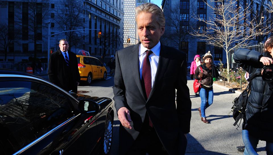Manhattan Ende Dezember: Gerade hat Michael Douglas vor dem Berufungsgericht für seinen Sohn ausgesagt. Manhattan Ende Dezember: Gerade hat Michael Douglas vor dem Berufungsgericht für seinen Sohn ausgesagt.