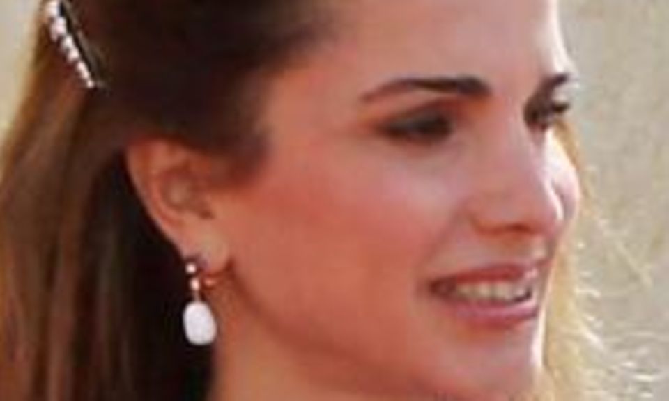 Jordaniens Königin Rania und ihr Mann, König Abdullah, empfangen die britische Abordnung aus Prinz Charles und der Herzogin von Cornwall