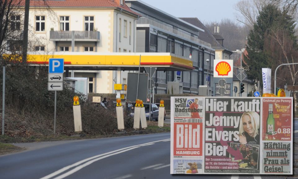 Jenny Elvers-Elbertzhagen: Nach ihrem Alkoholentzug erscheint Jenny Elvers-Elbertzhagen als leichtes Ziel. Die Fotos, die sie beim Bier-Kauf in einer Kölner Tankstelle zeigen, landeten bei der "Bild"-Zeitung. Nach ihrem Alkoholentzug erscheint Jenny Elvers-Elbertzhagen als leichtes Ziel. Die Fotos, die sie beim Bier-Kauf in einer Kölner Tankstelle zeigen, landeten bei der "Bild"-Zeitung.