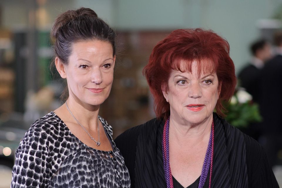 Tanja Ziegler: Ein gutes Team: Regina und Tanja Ziegler leiten ihre Produktionsfirma als gleichberechtigte Geschäftsführerinnen. Ein gutes Team: Regina und Tanja Ziegler leiten ihre Produktionsfirma als gleichberechtigte Geschäftsführerinnen.