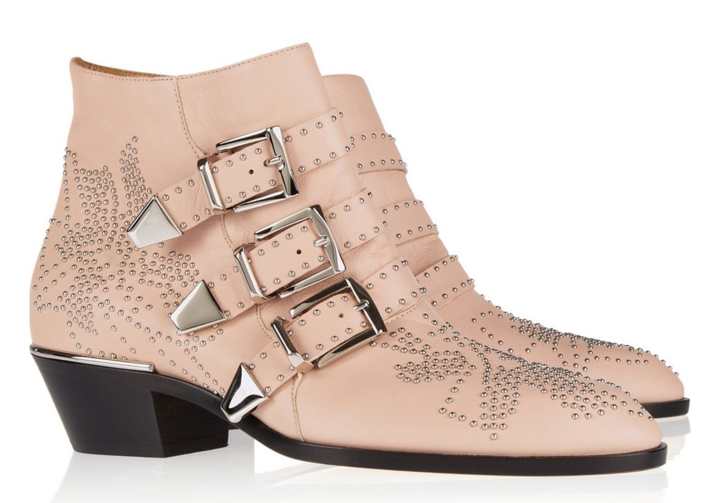 Lexikon für Männer: Dreifach-Buckle: Boots von Chloé, über www.mytheresa.com, ca. 900 Euro Dreifach-Buckle: Boots von Chloé, über www.mytheresa.com, ca. 900 Euro
