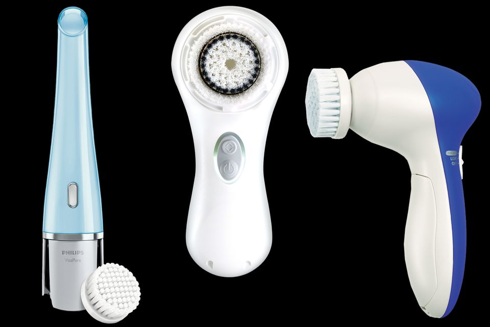 Gesichtsreinigung: Links: Reinigt durch Rotation und Vibration: "Visapure" von Philips, ca. 140 Euro; Mitte: Den Liebling der Stars von Clarisonic gibt es mit vier Aufsätzen. "Mia2", ca. 149 Euro, ab Juli; Rechts: Einsteigermodell mit zwei Geschwindigkeitsstufen: "Perfect Brush" von Cosmence, ca. 15 Euro Links: Reinigt durch Rotation und Vibration: "Visapure" von Philips, ca. 140 Euro; Mitte: Den Liebling der Stars von Clarisonic gibt es mit vier Aufsätzen. "Mia2", ca. 149 Euro, ab Juli; Rechts: Einsteigermodell mit zwei Geschwindigkeitsstufen: "Perfect Brush" von Cosmence, ca. 15 Euro