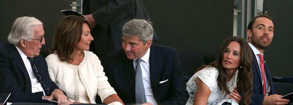 Familie Middleton + die Windsors: Familie Middleton ist auch dabei: Carole, Michael, Pippa und James. Familie Middleton ist auch dabei: Carole, Michael, Pippa und James.