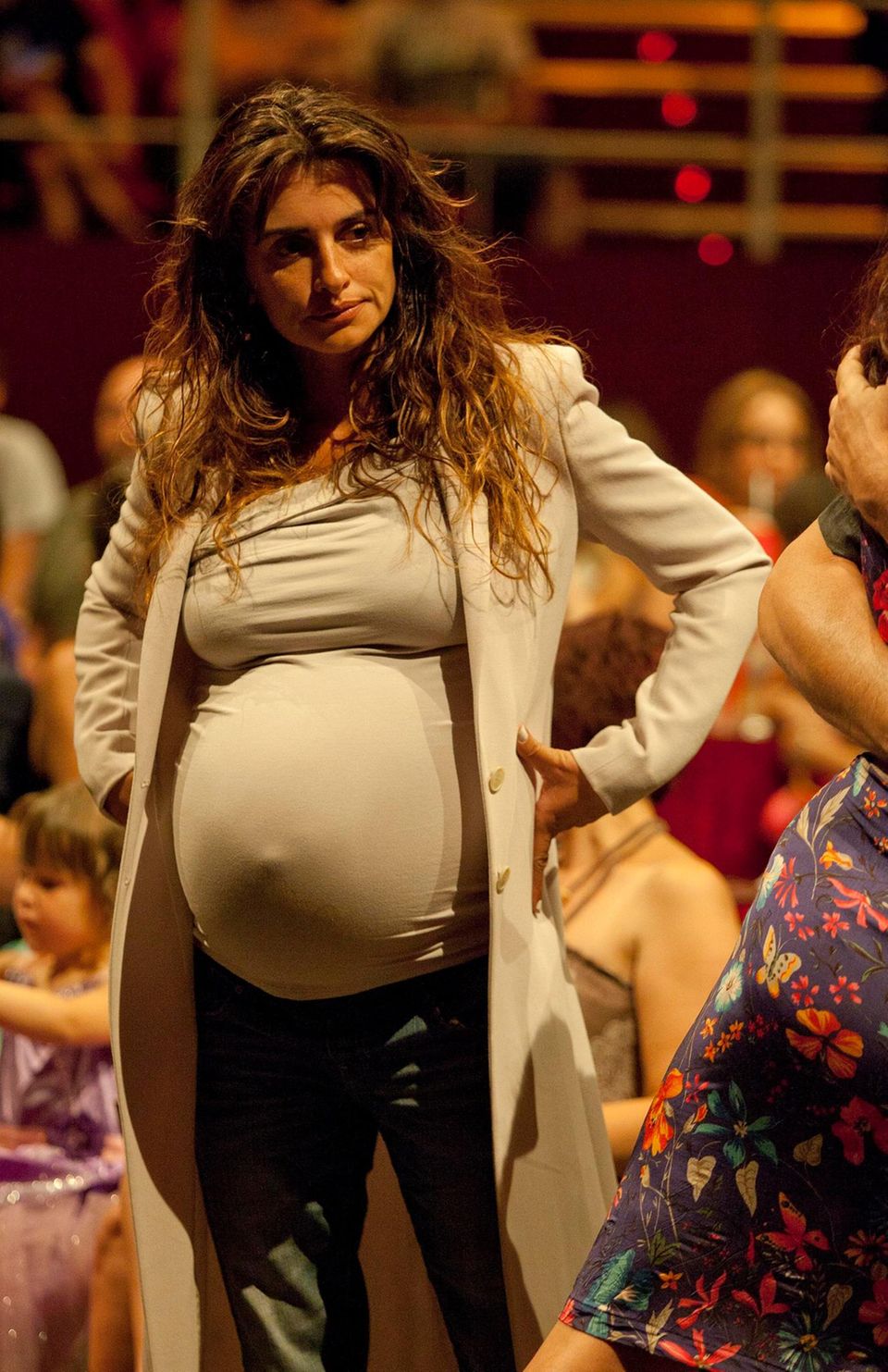 20. Juli 2013: Die hochschwangere Penelope Cruz besucht ein Konzert in Madrid.