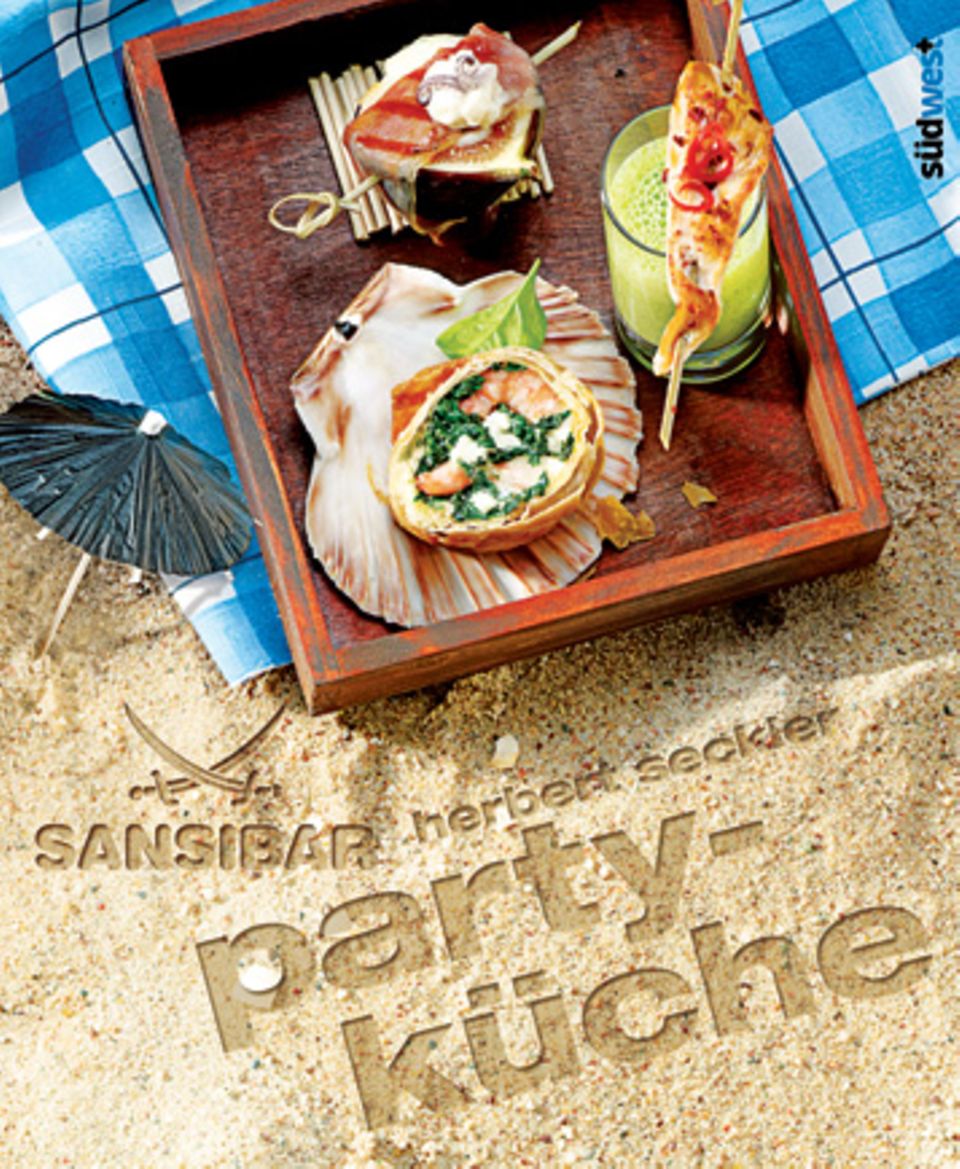 Fingerfood: Endlich erfährt der Küstenfan, was Sansibar-Wirt Herbert Seckler den Reichen und Schönen zu besonderen Anlässen serviert: 60 Rezepte mit Strandfeeling – von Apricot-Burger bis Weißkohl mit Kokos und Ananas. ("Sansibar – Partyküche", Südwest Verlag, 192 S., 24,99 Euro) Endlich erfährt der Küstenfan, was Sansibar-Wirt Herbert Seckler den Reichen und Schönen zu besonderen Anlässen serviert: 60 Rezepte mit Strandfeeling – von Apricot-Burger bis Weißkohl mit Kokos und Ananas. ("Sansibar – Partyküche", Südwest Verlag, 192 S., 24,99 Euro)