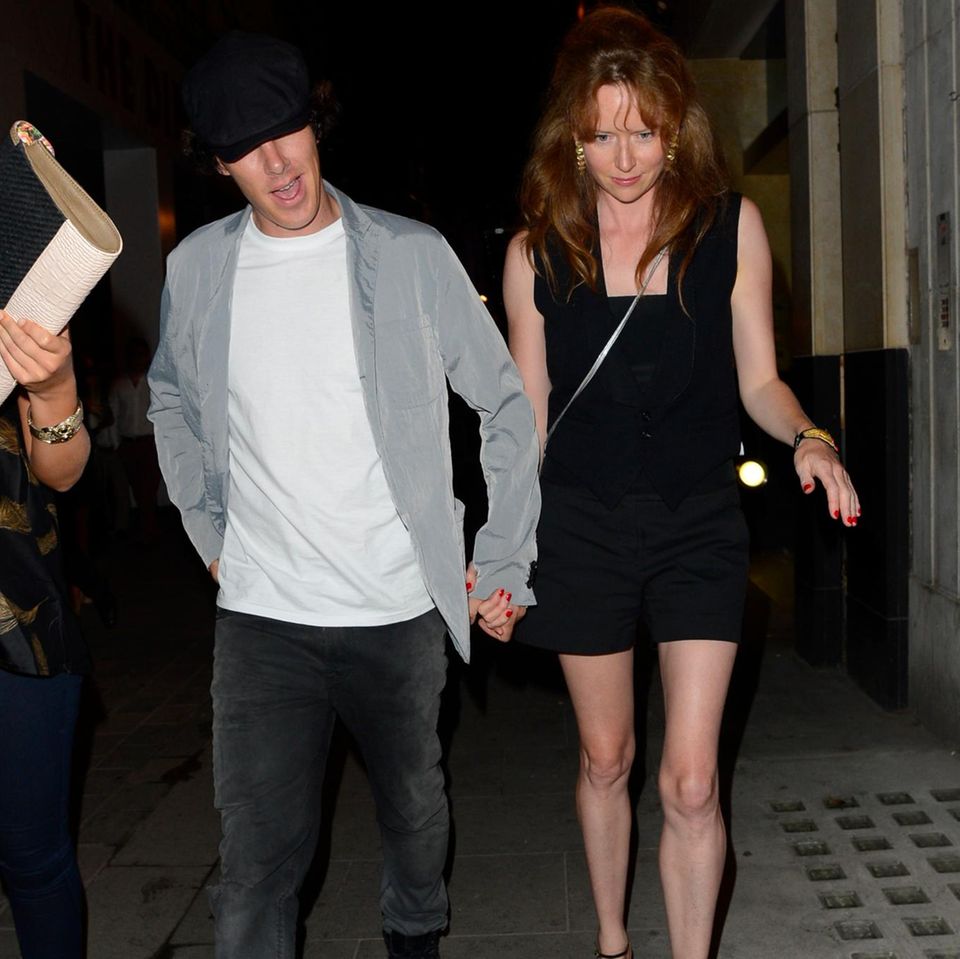 27. Juli 2013: Benedict Cumberbatch verlässt mit einer Unbekannten den Cique Le Soir Nachtclub in London.