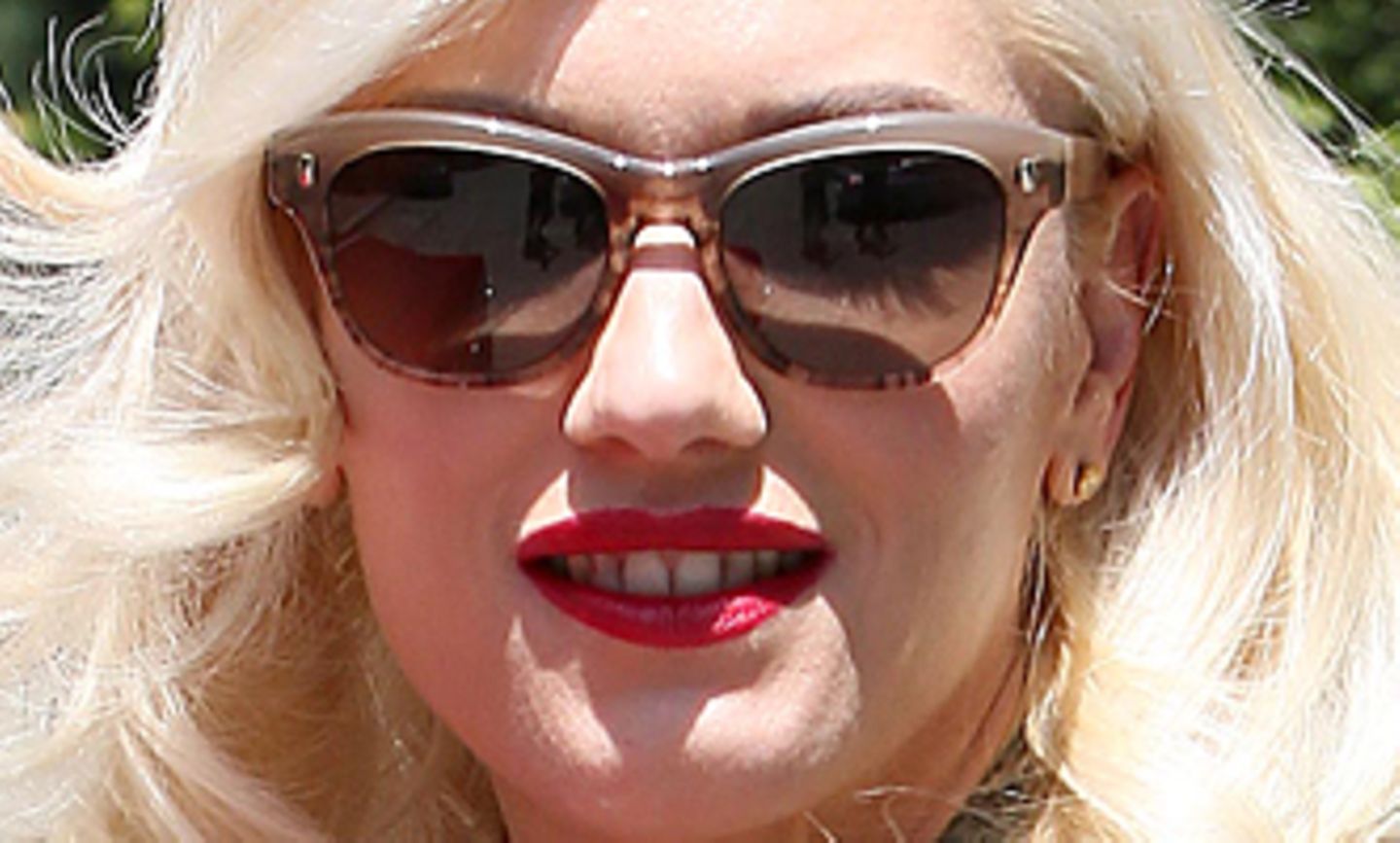 Besonders viel Platz hat Gwen Stefani in ihrem Chanel-Shopper.