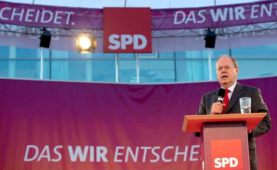 Gertrud + Peer Steinbrück: SPD-Kanzlerkandidat Peer Steinbrück spricht bei einer Wahlkampfveranstaltung. SPD-Kanzlerkandidat Peer Steinbrück spricht bei einer Wahlkampfveranstaltung.