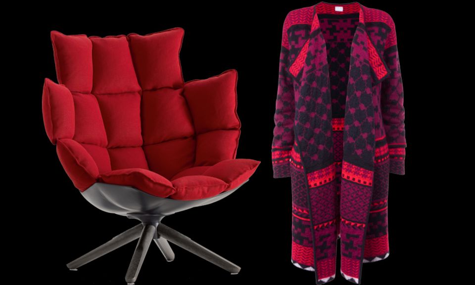 Fashion: Gepolsterte Gemütlichkeit: Sessel "Husk" von B&B Italia. Der Cardigan von Lala Berlin lässt sich gut layern. Gepolsterte Gemütlichkeit: Sessel "Husk" von B&B Italia. Der Cardigan von Lala Berlin lässt sich gut layern.