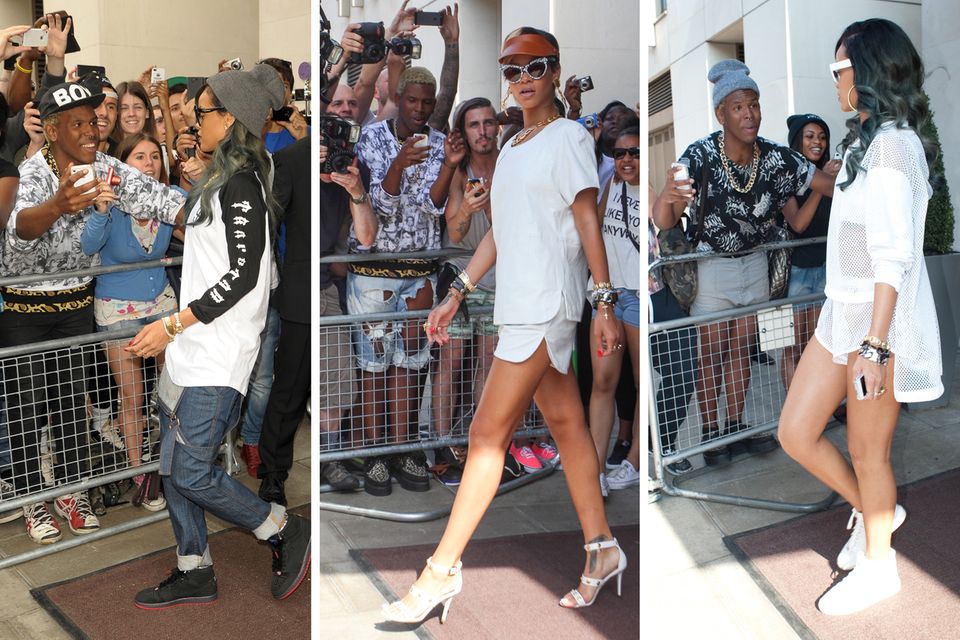 Stalking: Immer dabei - und mittendrin: Während ihres England-Trips im Juli 2013 wich ein unbekannter Fan nicht von Rihannas Seite. Zwölf Tage lang stand er mit gezücktem Smartphone vor Hotel- oder Bühnenausgängen bereit, um möglichst nah an die R&B-Ikone ranzukommen. Rihanna blieb unentschlossen: Mal machte sie mit, mal wirkte sie wie ferngesteuert. Über Twitter bekommt der Fan auch weiterhin Botschaften von seinem Star, wie Millionen andere Immer dabei - und mittendrin: Während ihres England-Trips im Juli 2013 wich ein unbekannter Fan nicht von Rihannas Seite. Zwölf Tage lang stand er mit gezücktem Smartphone vor Hotel- oder Bühnenausgängen bereit, um möglichst nah an die R&B-Ikone ranzukommen. Rihanna blieb unentschlossen: Mal machte sie mit, mal wirkte sie wie ferngesteuert. Über Twitter bekommt der Fan auch weiterhin Botschaften von seinem Star, wie Millionen andere