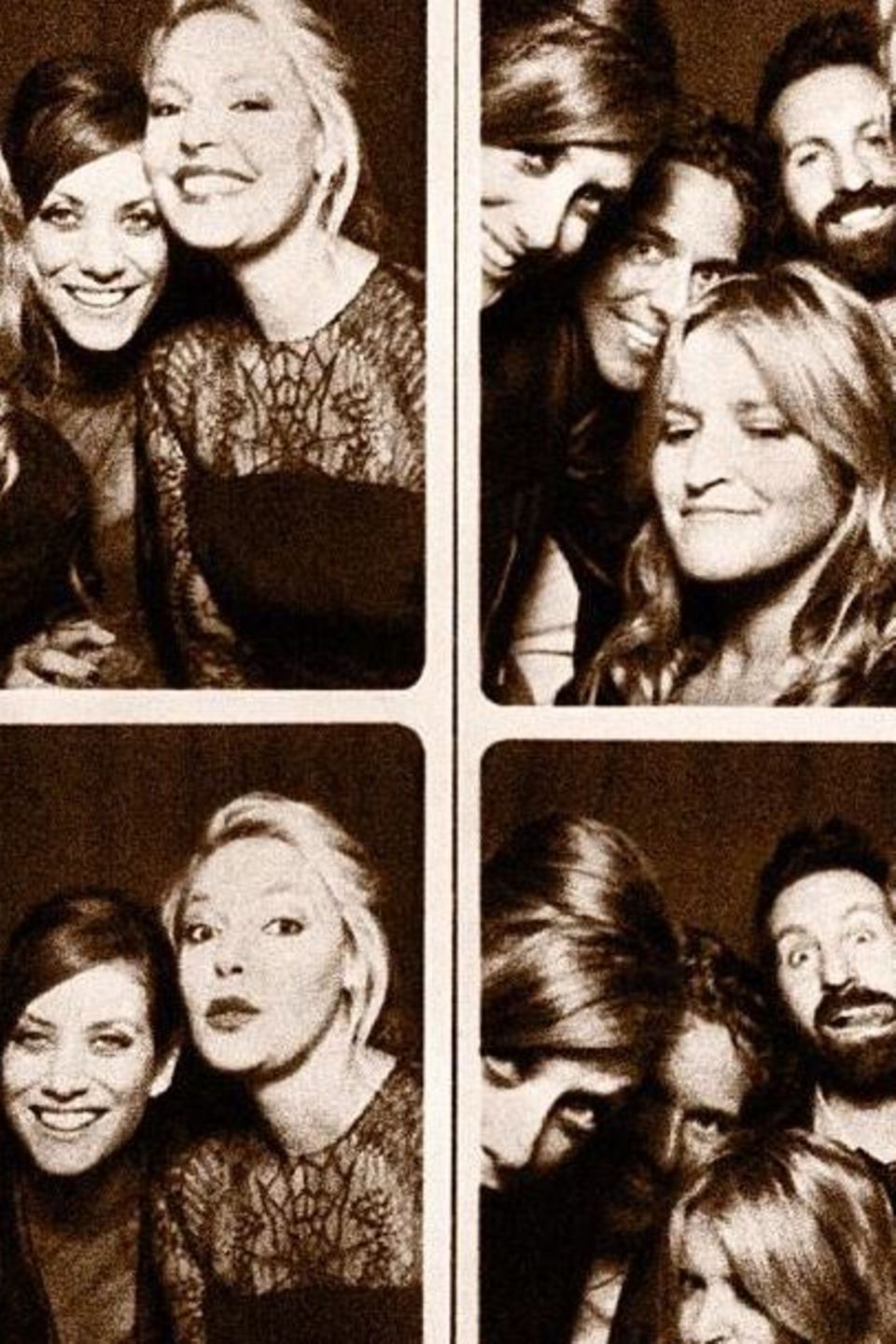 Katherine Heigl mit ihrem Ehemann Josh Kelly, Kate Walsh und zwei Freundinnen bei der Hochzeit ihres Kollegen T.R. Knight. Katherine Heigl mit ihrem Ehemann Josh Kelly, Kate Walsh und zwei Freundinnen bei der Hochzeit ihres Kollegen T.R. Knight.