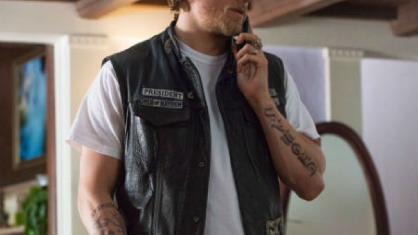 Charlie Hunnam: Noch ein potentieller Nachfolger: Luke Bracey | GALA.de