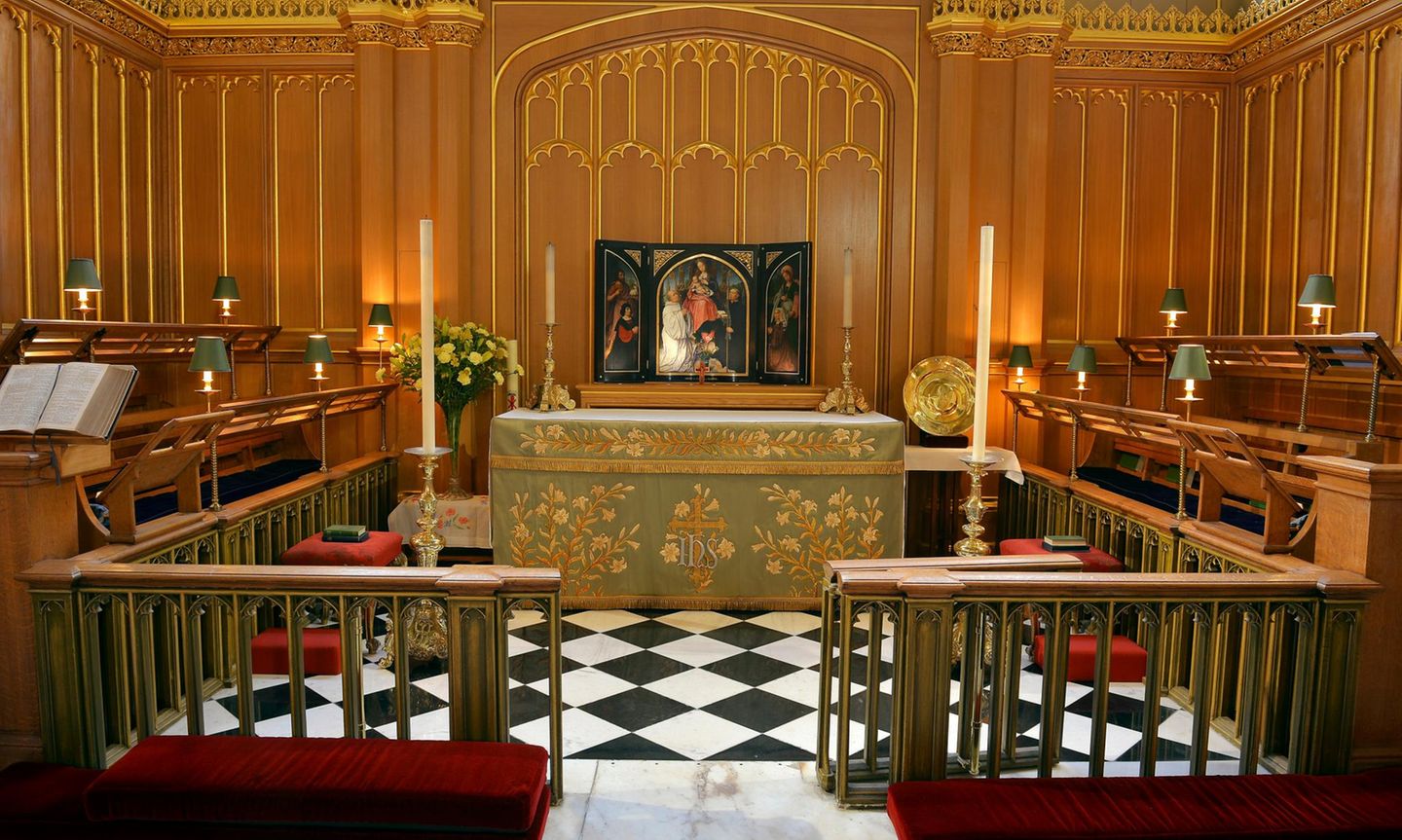 Blick auf den Altarraum der "Chapel Royal" im " St. James's Palace".