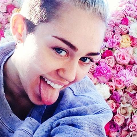 "Ich kann meinen Schätzen gar nicht genug danken!", schrieb die 21-jährige Miley Cyrus zu dem Bild und verlinkte dahinter zwei ihrer Freunde.