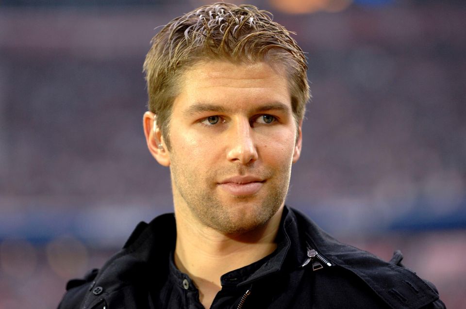 Guido Maria Kretschmer: Als erster prominenter deutscher Profi-Fußballer bekennt sich Thomas Hitzlsperger zu seiner Homosexualität. Als erster prominenter deutscher Profi-Fußballer bekennt sich Thomas Hitzlsperger zu seiner Homosexualität.