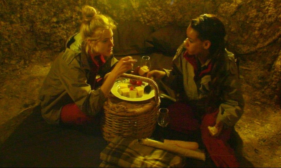 Dschungelcamp: Larissa Marolt und Gabby de Almeida Rinne müssen zur "Nacht-Schatzsuche" antreten und dürfen sich erstmal am Käse laben, bevor die Ratten kommen. Ich bin ein Star - Holt Ich bin ein Star - Holt mich hier raus!" im Special bei RTL.de Dschungelcamp: Larissa Marolt und Gabby de Almeida Rinne müssen zur "Nacht-Schatzsuche" antreten und dürfen sich erstmal am Käse laben, bevor die Ratten kommen. Ich bin ein Star - Holt Ich bin ein Star - Holt mich hier raus!" im Special bei RTL.de
