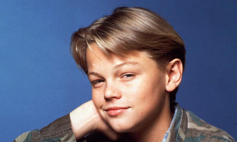 Leonardo DiCaprio posiert für die Serie "Parenthood" (1990). Nur sieben Jahre später bekam er die Hauptrolle in James Camerons "Titanic". Leonardo DiCaprio posiert für die Serie "Parenthood" (1990). Nur sieben Jahre später bekam er die Hauptrolle in James Camerons "Titanic".
