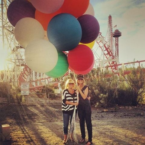 November 2013  Heidi Klum zeigt sich auf Twitter mit ihrer Mutter Erna.