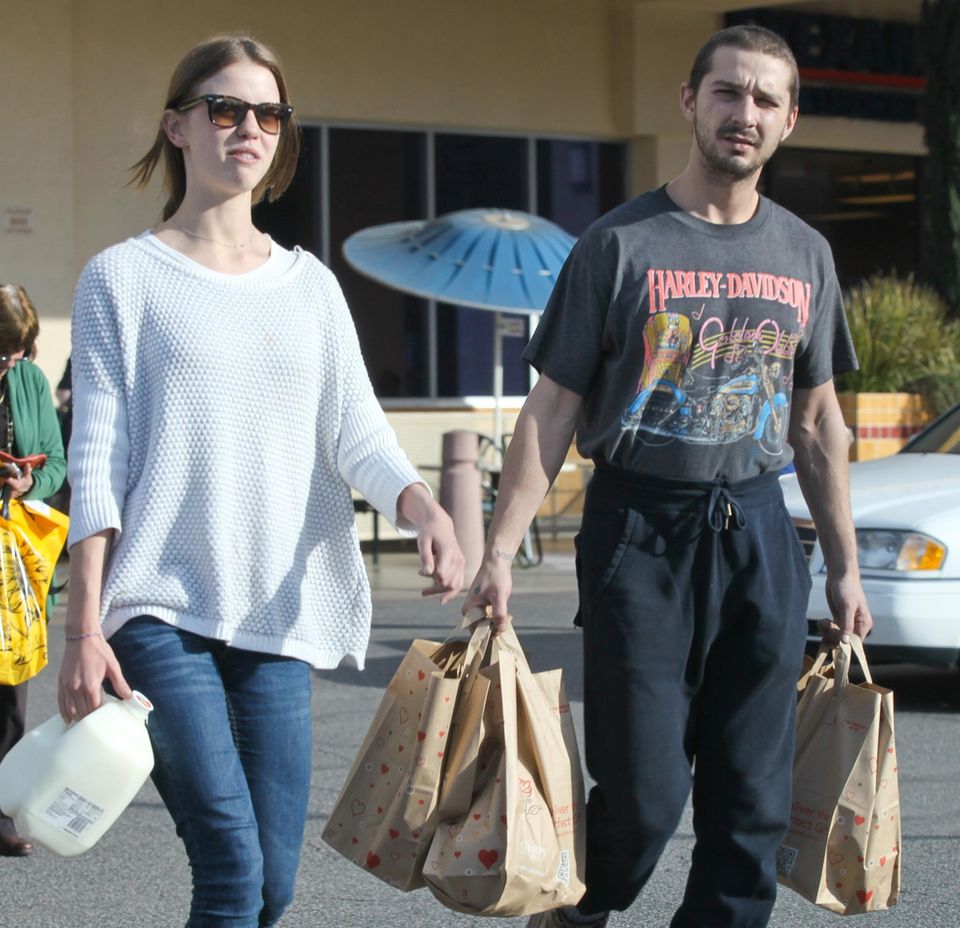 Shia Labeouf Erst Kunst Dann Kuscheln Gala De