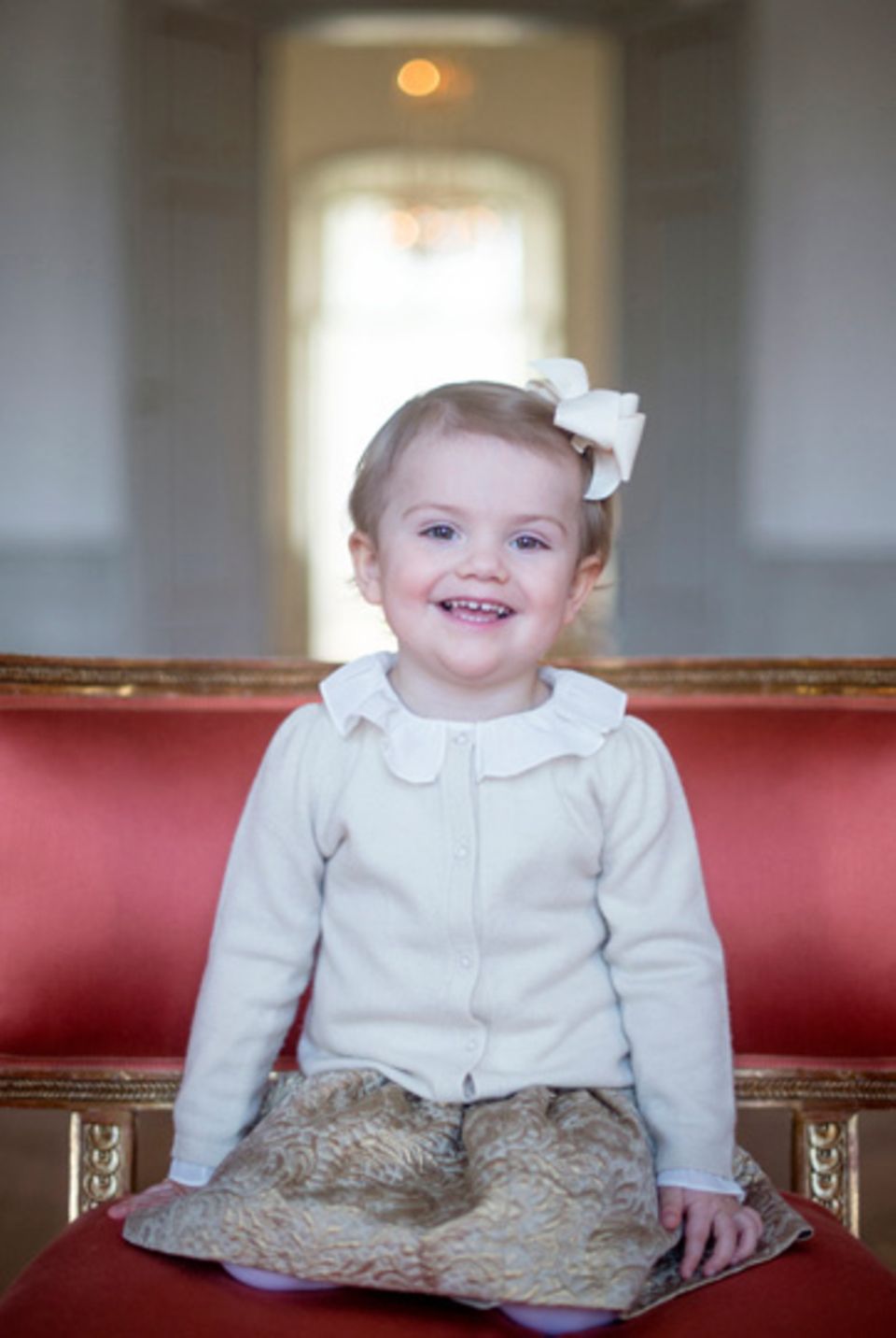 Prinzessin Estelle: Estelle freut sich: Die kleine Prinzessin wird heute schon zwei Jahre alt. Estelle freut sich: Die kleine Prinzessin wird heute schon zwei Jahre alt.