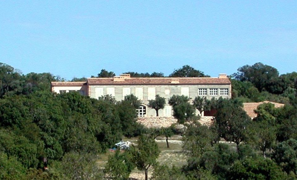 Boris Becker: 2007 hat Boris Becker für das Anwesen "Son Coll" bei Artà auf Mallorca 15 Millionen Euro gefordert. Laut Schätzung ist die Villa heute nicht einmal mehr die Hälfte wert. 2007 hat Boris Becker für das Anwesen "Son Coll" bei Artà auf Mallorca 15 Millionen Euro gefordert. Laut Schätzung ist die Villa heute nicht einmal mehr die Hälfte wert.