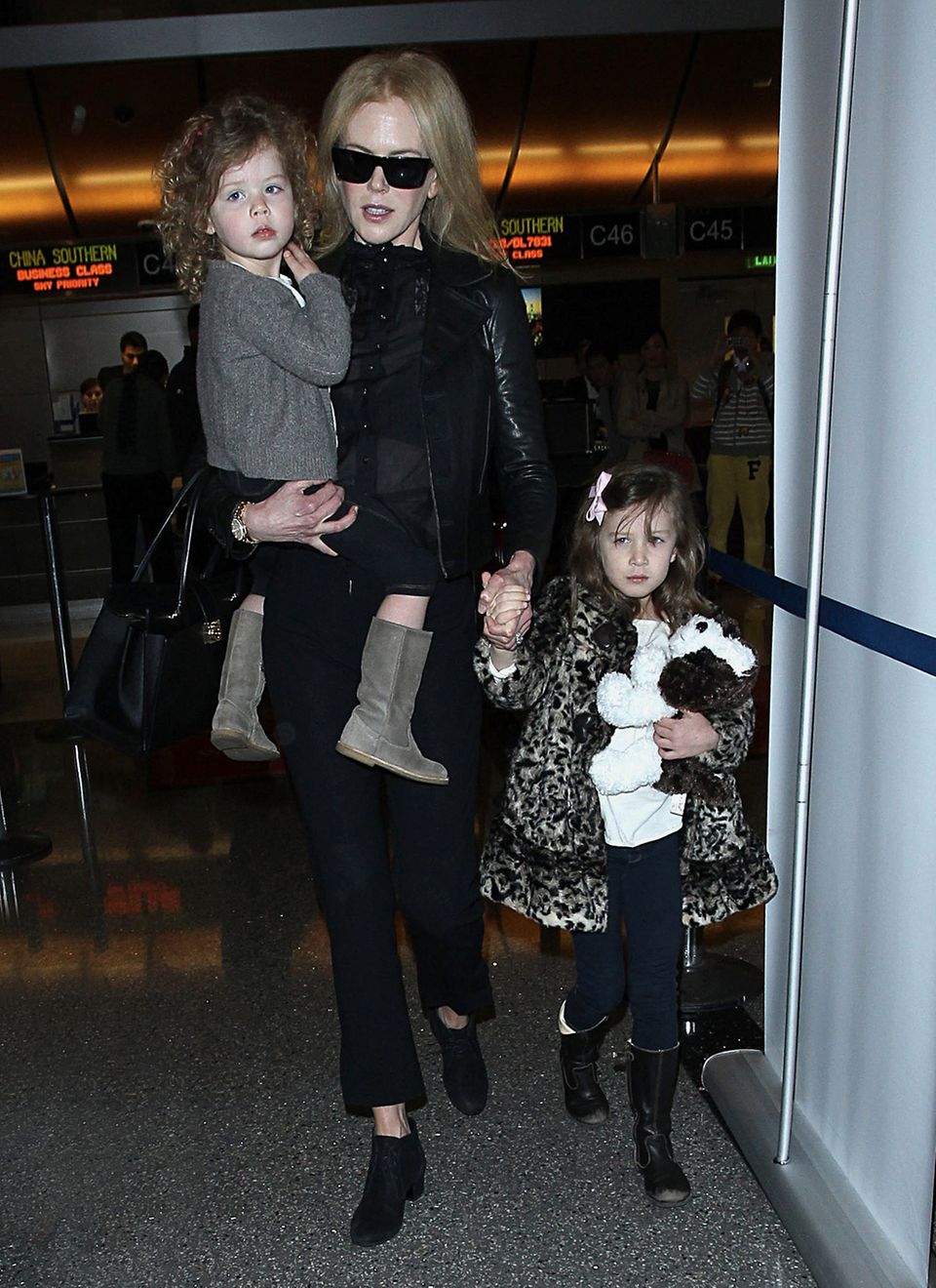 Nicole Kidman mit ihren Töchtern Faith Margaret, drei, und Sunday Rose, sechs.